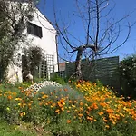 House Of The Three Marias Bed & Breakfast 4*
