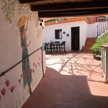 House Of The Three Marias Couette-café